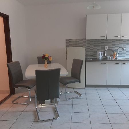 Apartman Curcic Knin Luaran gambar