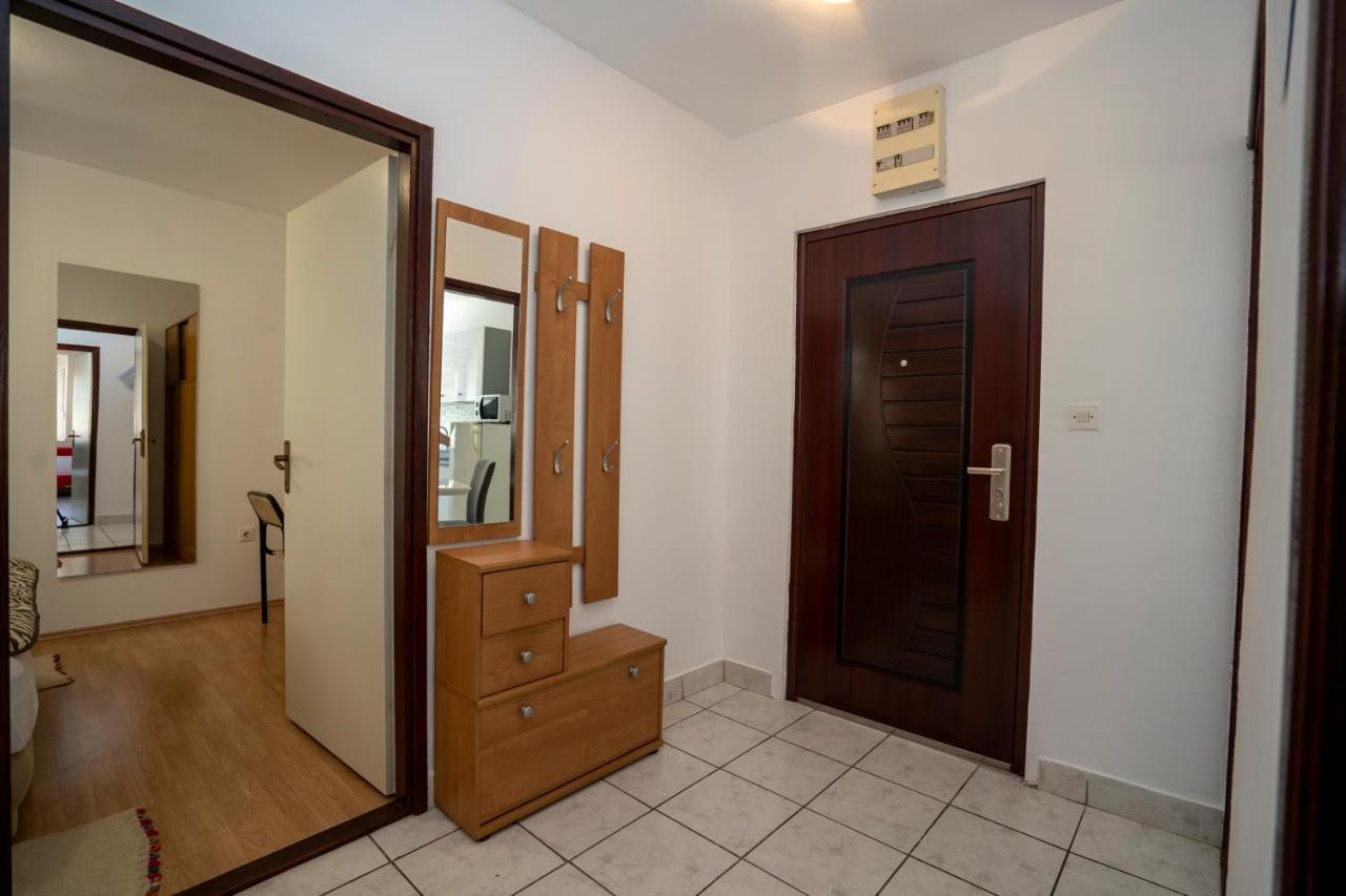 Apartman Curcic Knin Luaran gambar