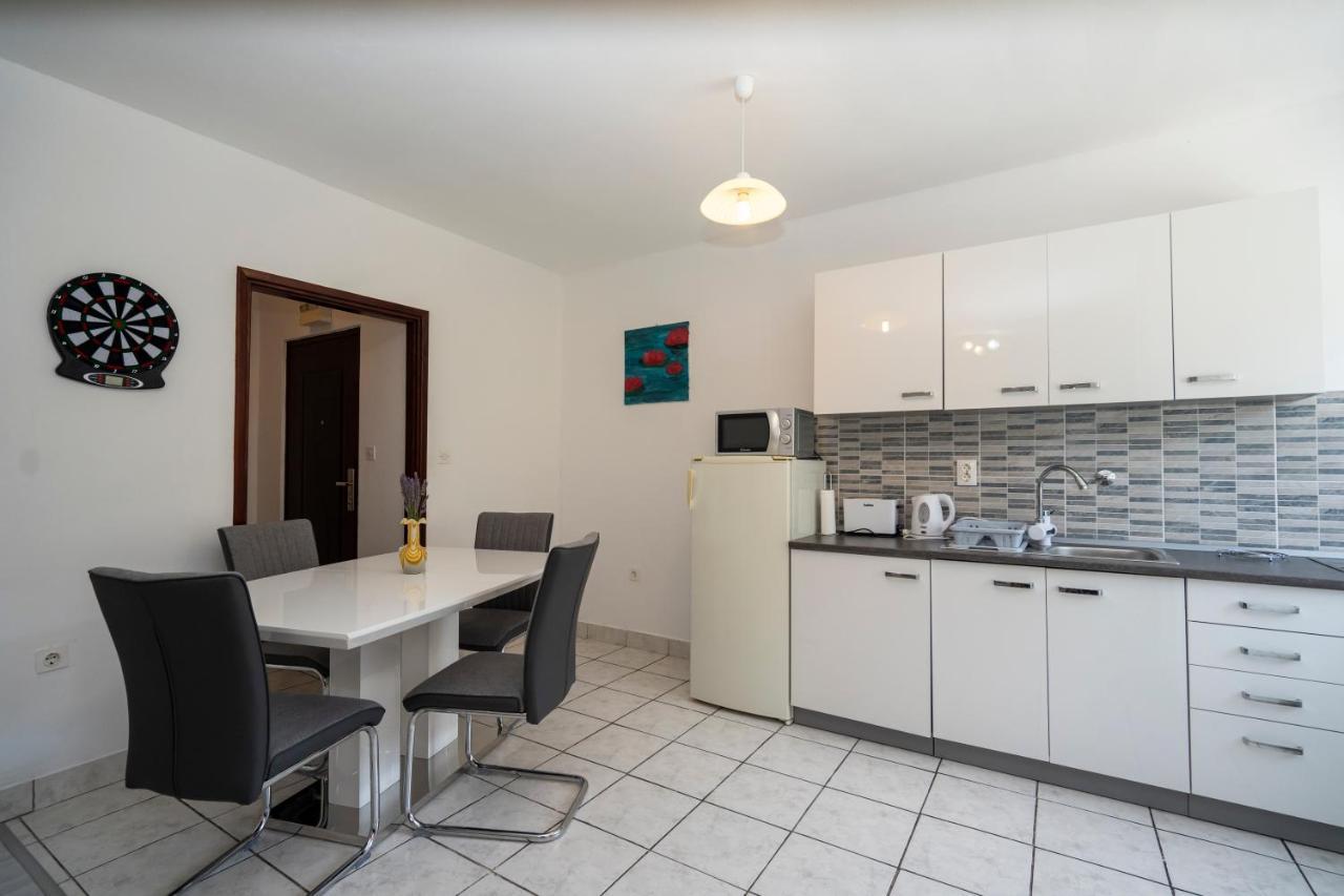 Apartman Curcic Knin Luaran gambar