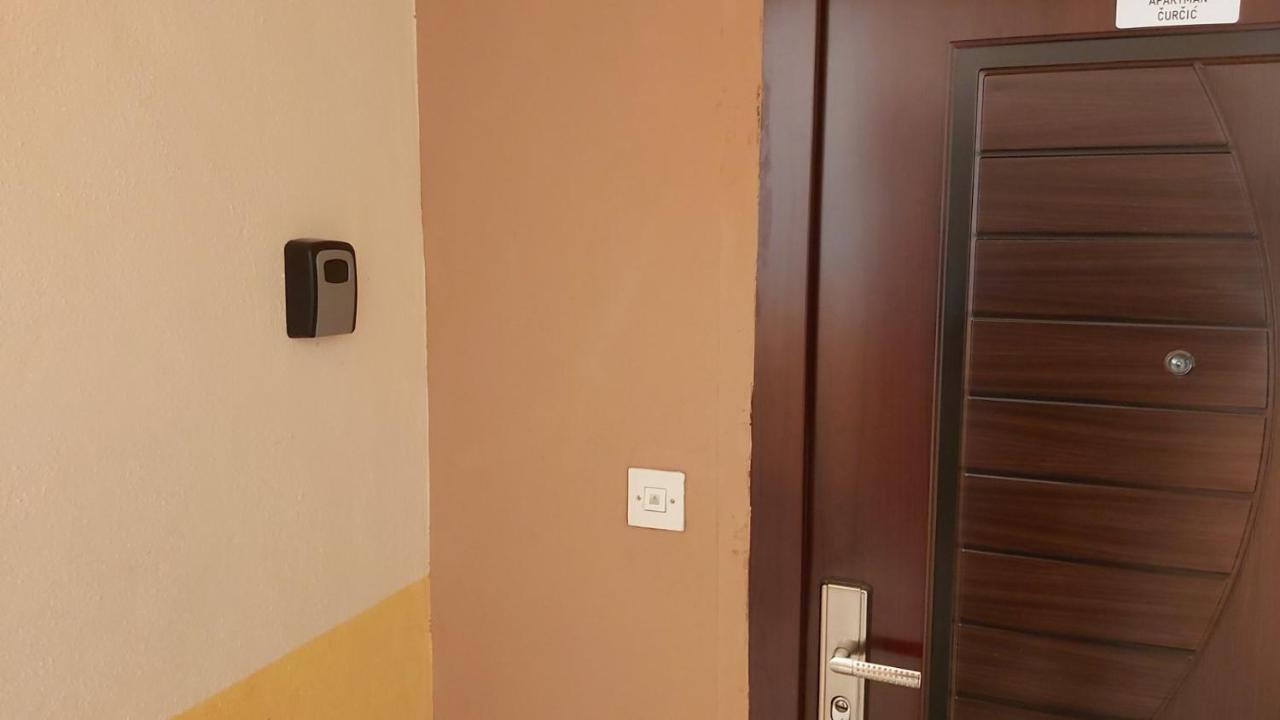 Apartman Curcic Knin Luaran gambar